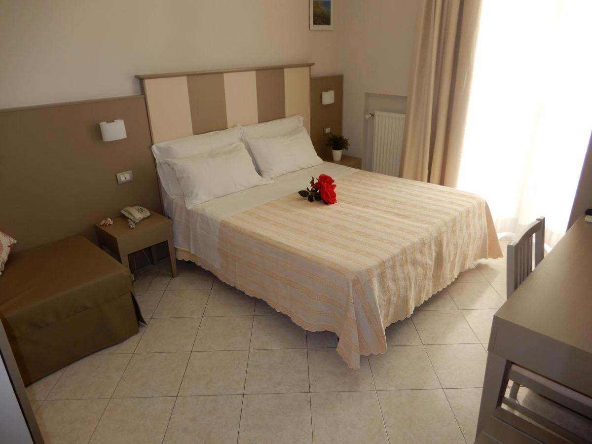 Hotel San Giorgio 瓦斯托 外观 照片