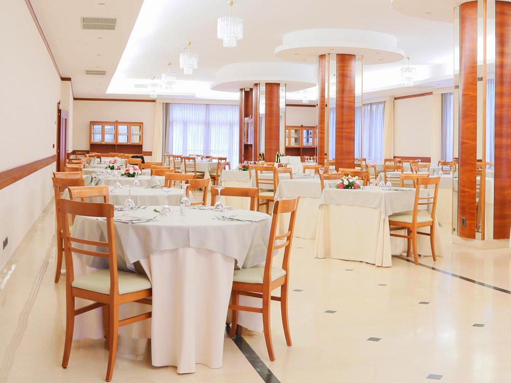 Hotel San Giorgio 瓦斯托 外观 照片