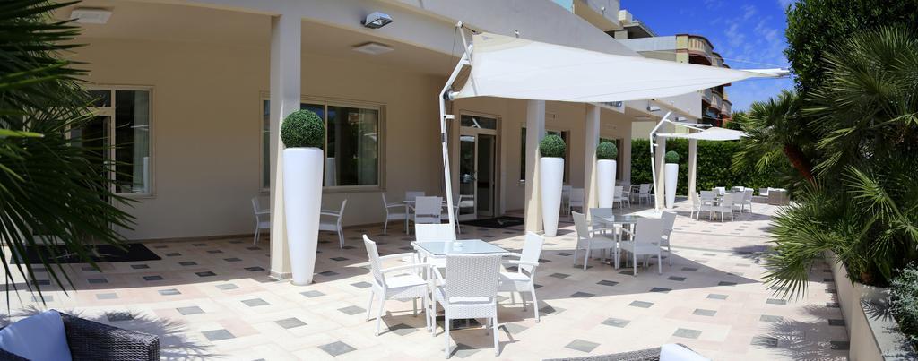 Hotel San Giorgio 瓦斯托 外观 照片