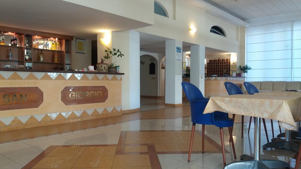 Hotel San Giorgio 瓦斯托 外观 照片